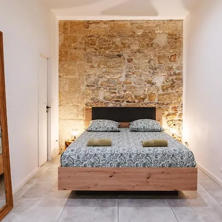 公寓 L'ecrin De L'ecusson, Loft Avec Cour Interieure